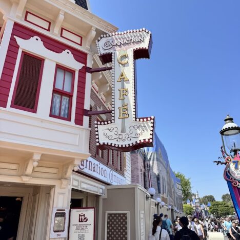 Disneyland’s Tomorrowland Skyline Terrace Dining Package